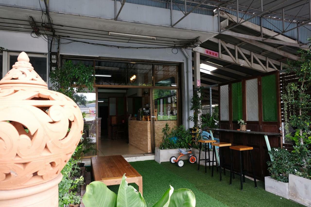 Charming House Hostel Phra Nakhon Si Ayutthaya Exterior photo