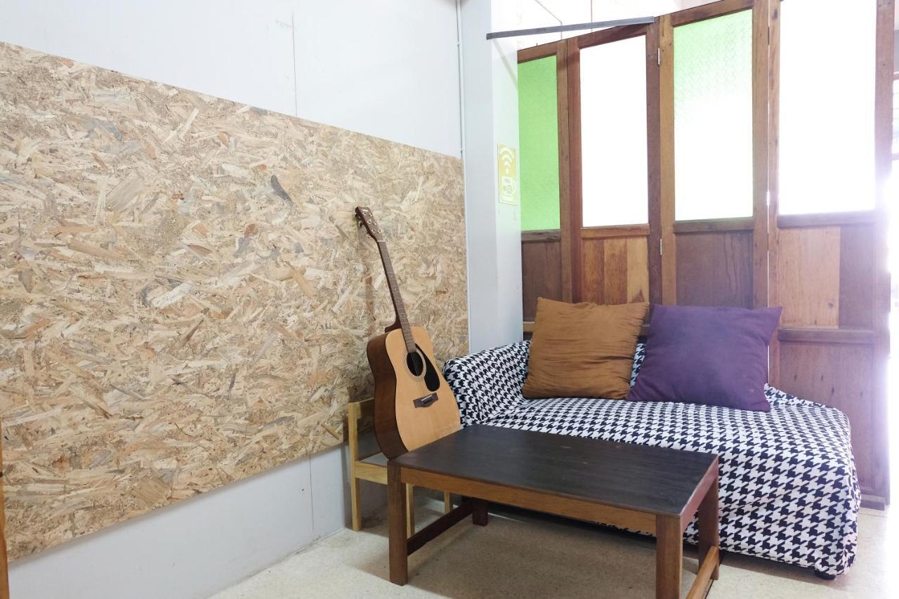 Charming House Hostel Phra Nakhon Si Ayutthaya Exterior photo